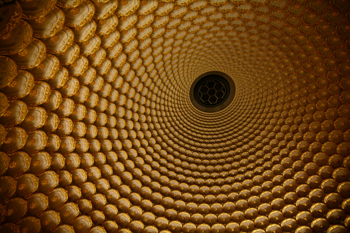 Imagen de patrones que se unen para formar una cupula.